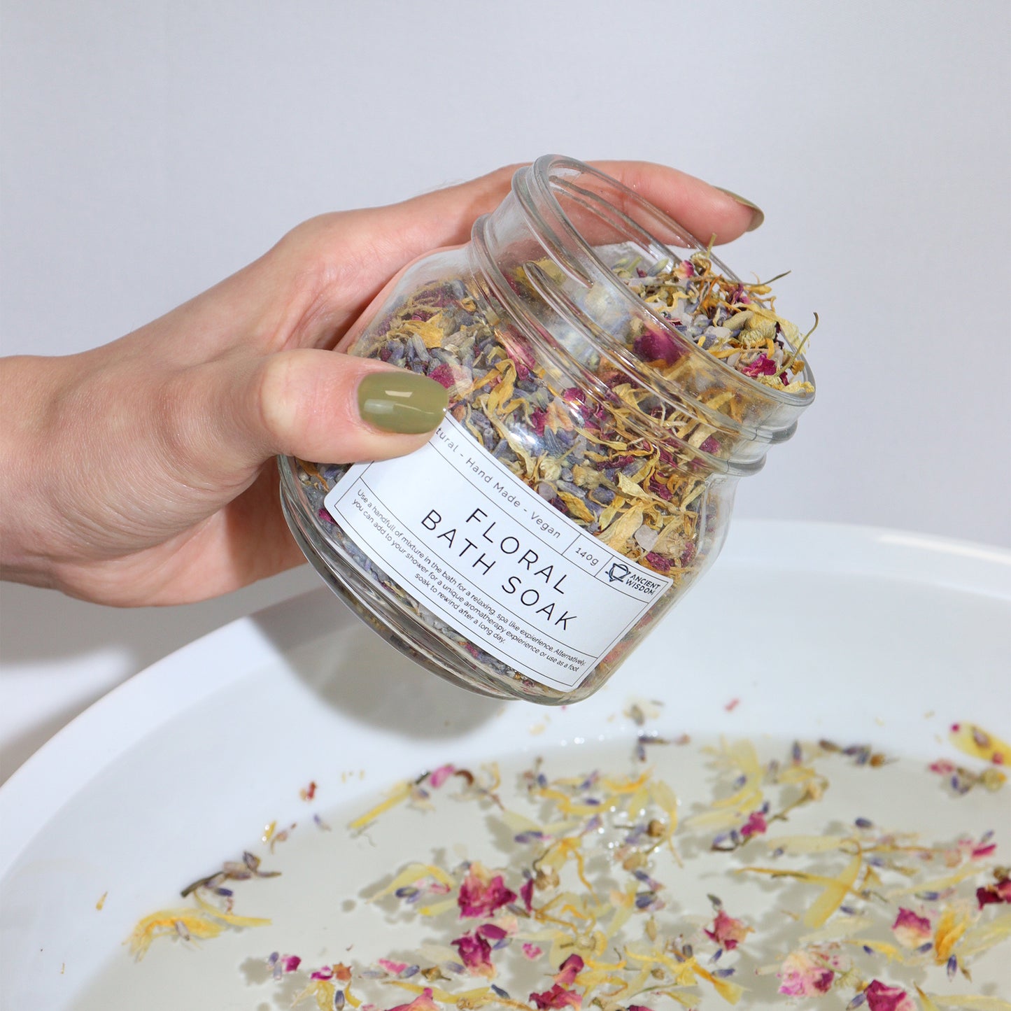 Floral Sea Salt Bath Soak | Natural Serenity & Rejuvenation 140g - Crystal Nest