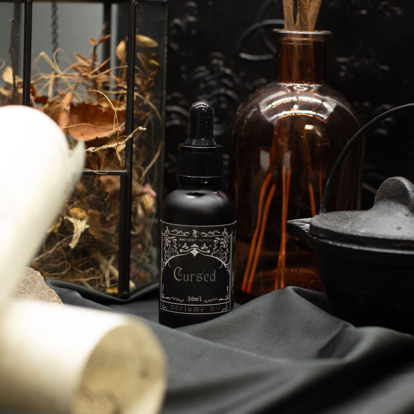 Cursed Perfume Oil | Spiced Incense & Resin Ritual Fragrance | 30 ml - Crystal Nest