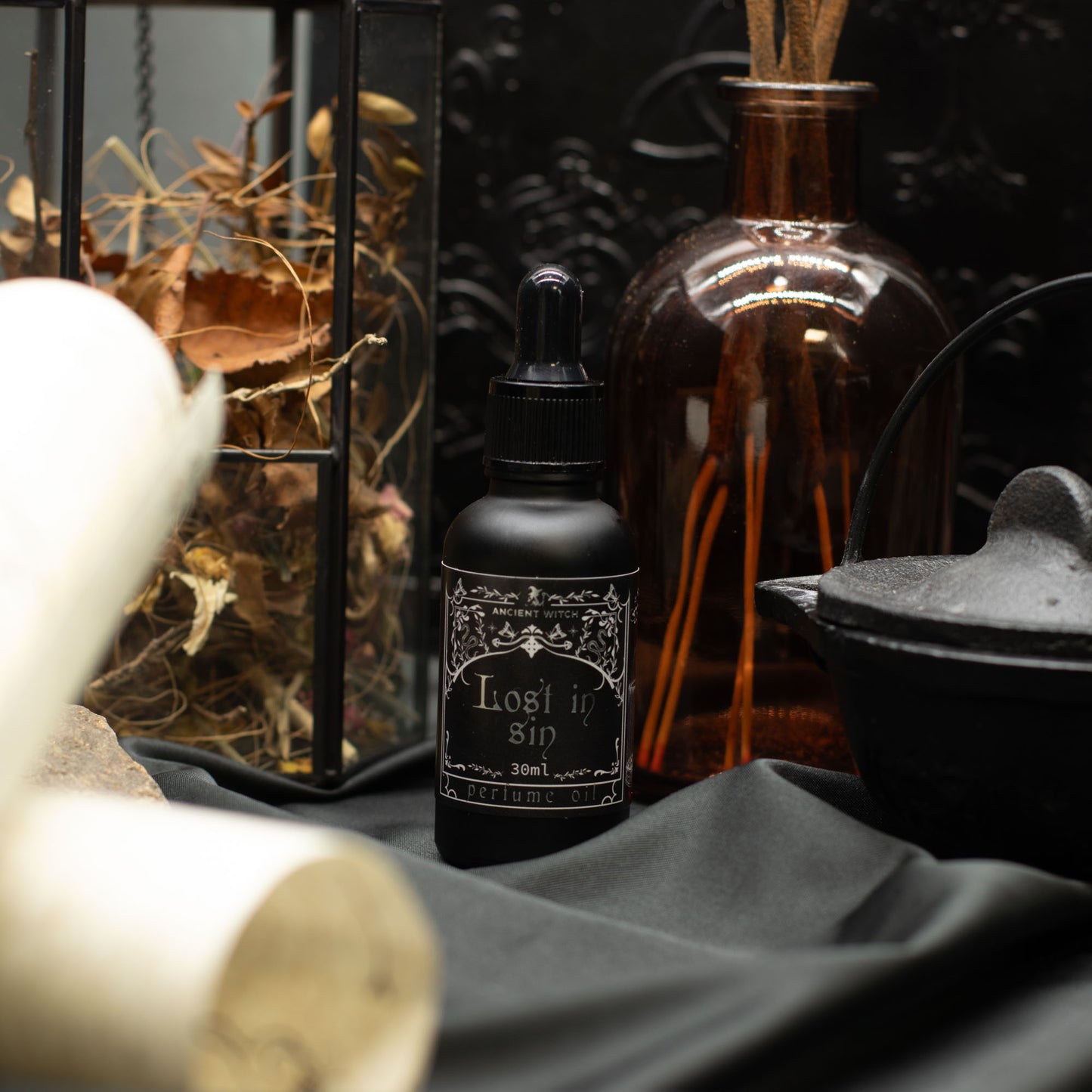 Lost in Sin Perfume Oil | Citrus, Floral & Sensual Woods Ritual Fragrance | 30ml - Crystal Nest