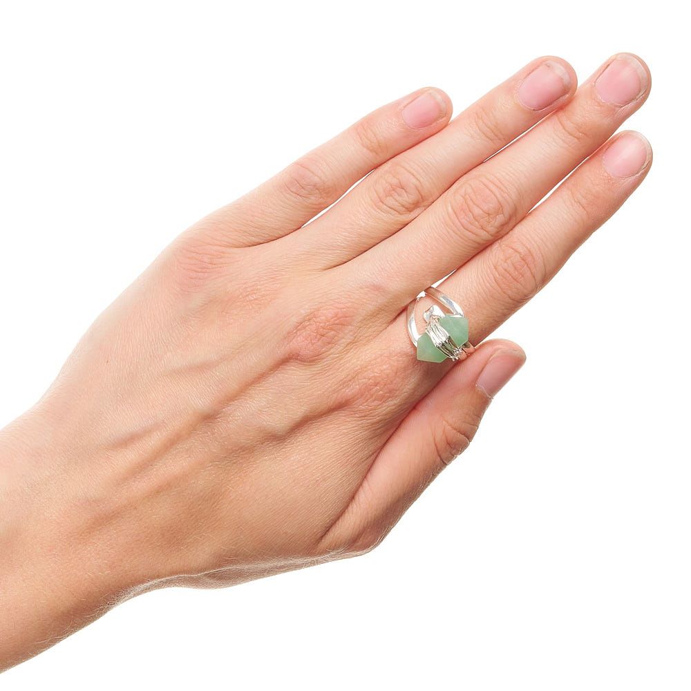 Green Quartz Crystal Point Ring - Crystal Nest