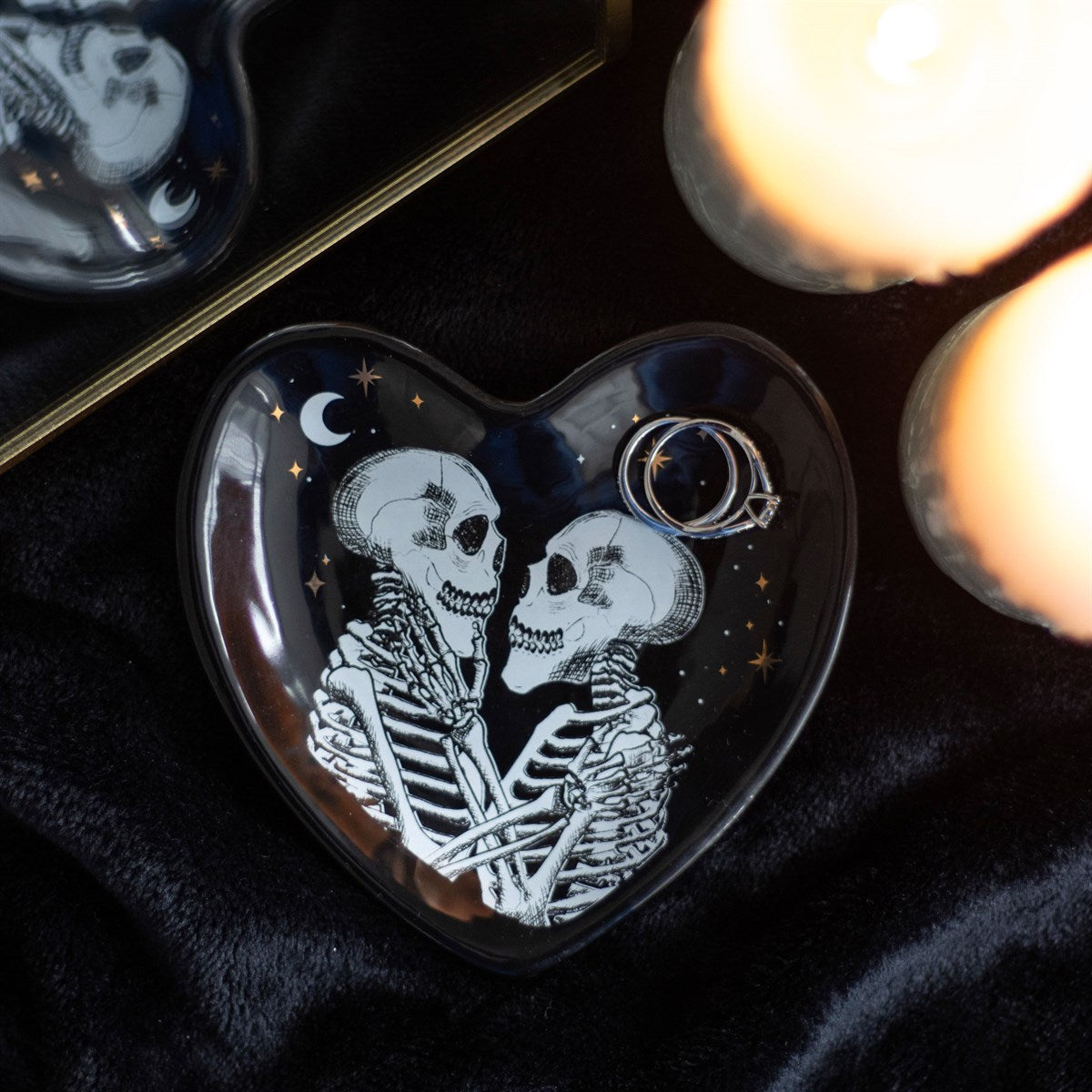 Eternal Love Skeleton Black Heart Trinket - Crystal Nest