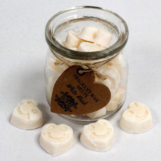 16 x White Musk Soy Wax Melt Hearts in Glass Jar - Crystal Nest