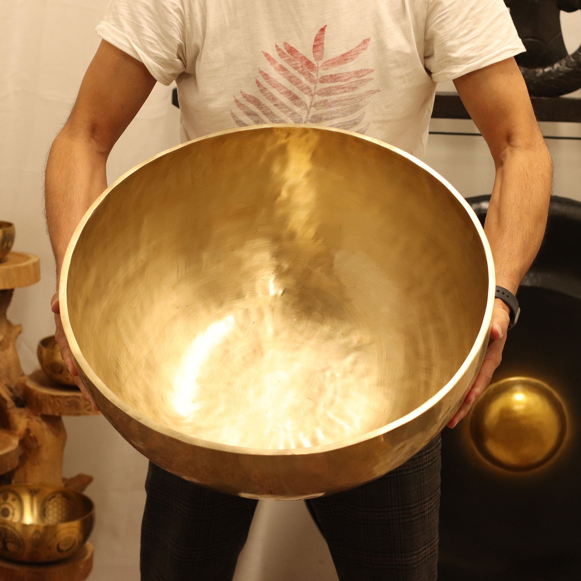 High Vibrational Standing Singing Bowl | Deep Grounding Sound Therapy | 50cm - Crystal Nest