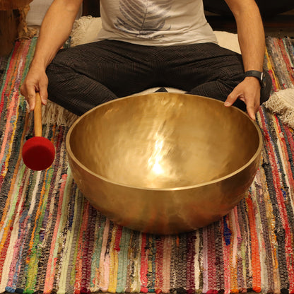 High Vibrational Standing Singing Bowl | Deep Grounding Sound Therapy | 50cm - Crystal Nest