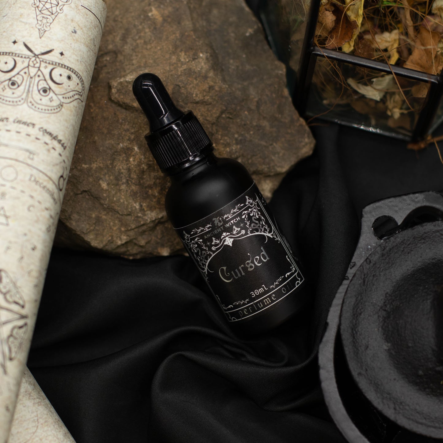 Cursed Perfume Oil | Spiced Incense & Resin Ritual Fragrance | 30 ml - Crystal Nest
