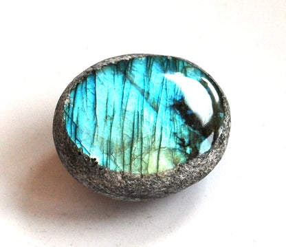 Labradorite Dragon Egg - Crystal Nest